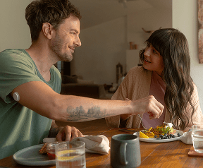 Glucose 101 - couple eating breakfast